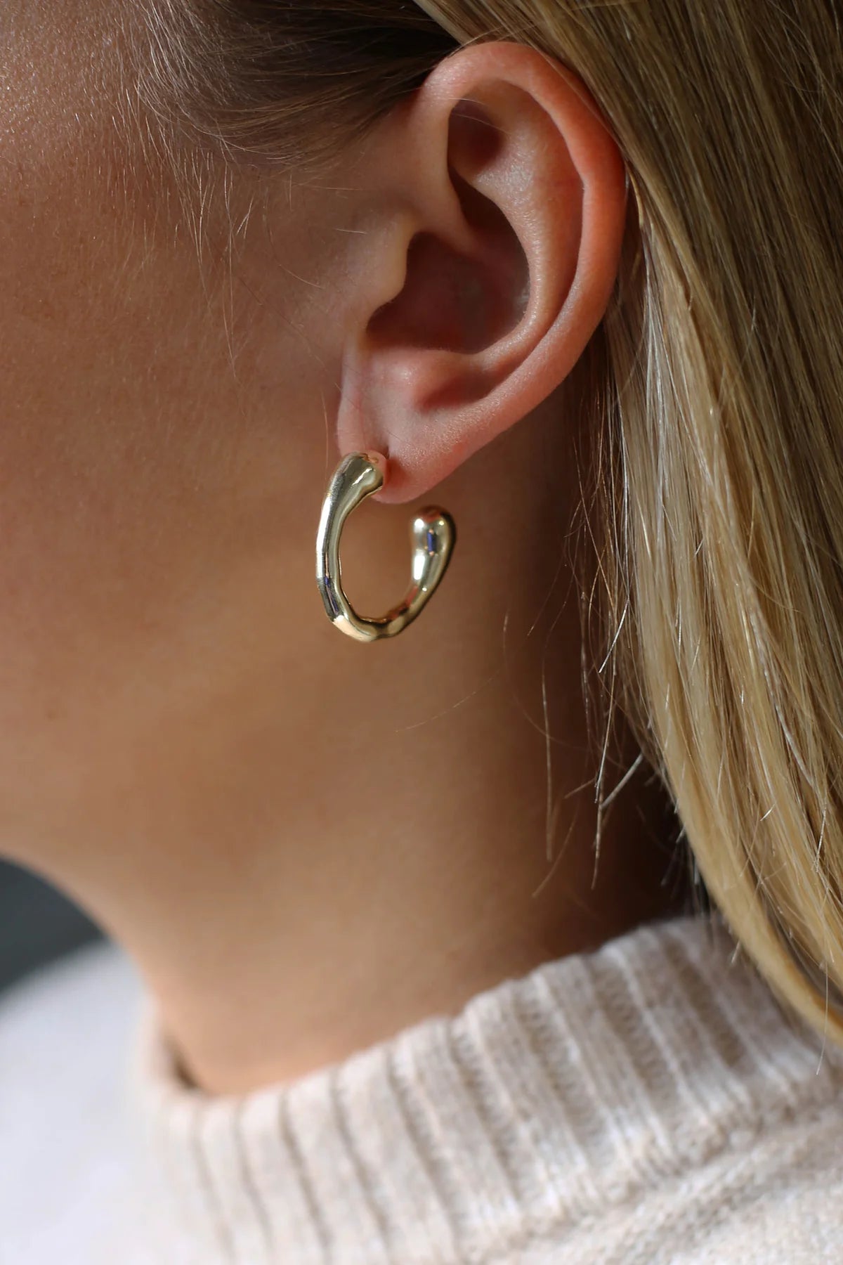 Tutti & Co Dew Hoop Earrings - Gold