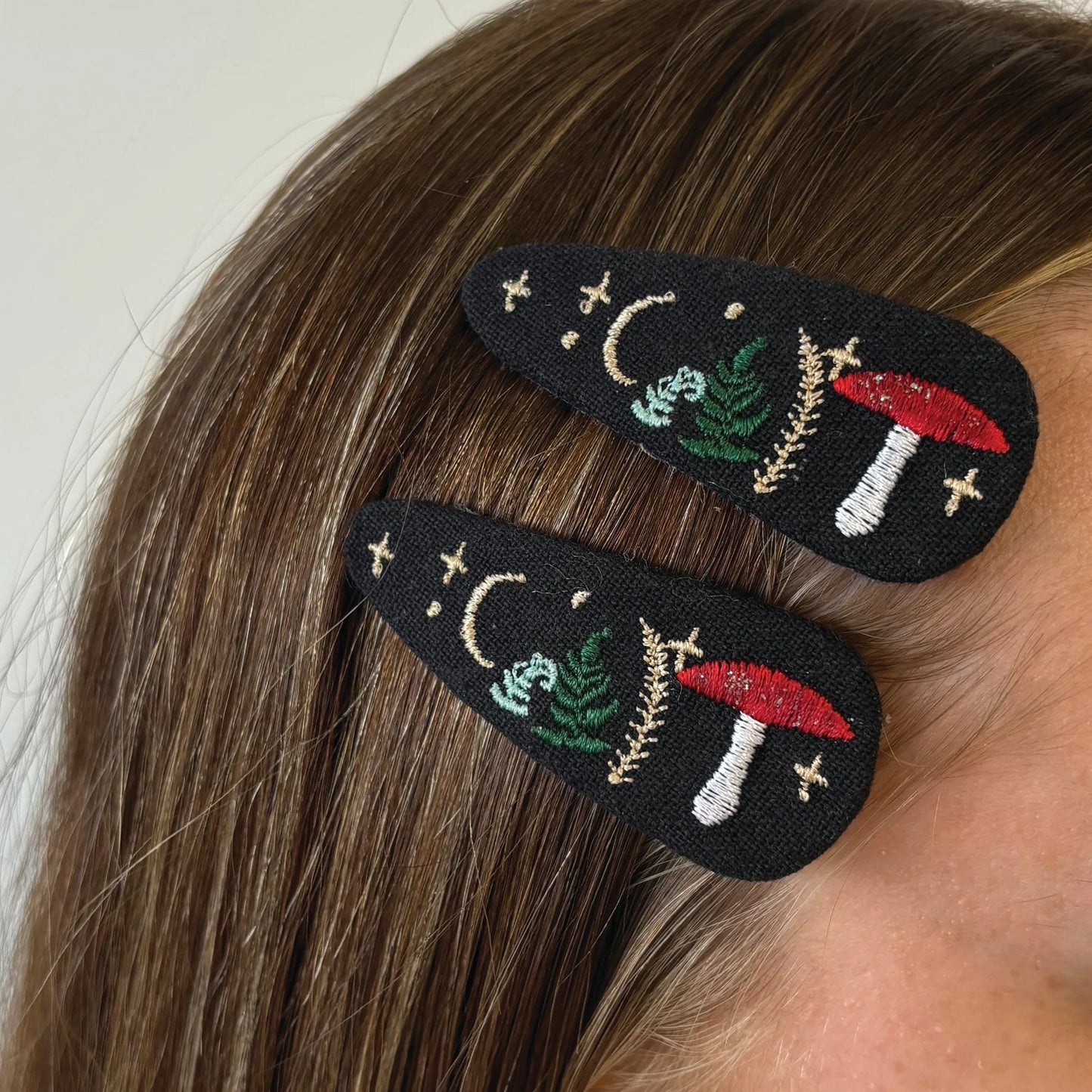 House of Disaster - Forage Black Hairclips