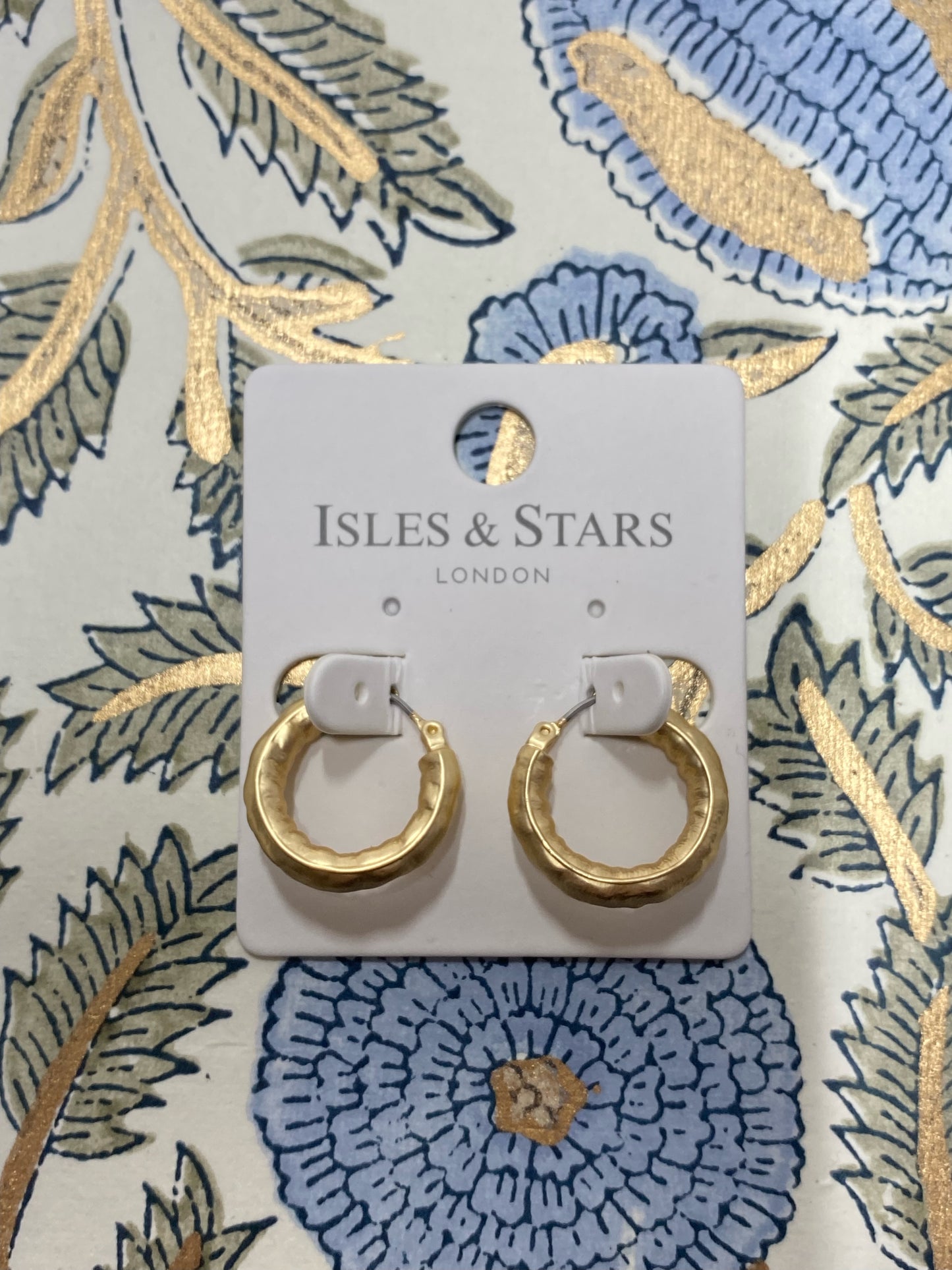 Isles & Stars Hammered Hoops